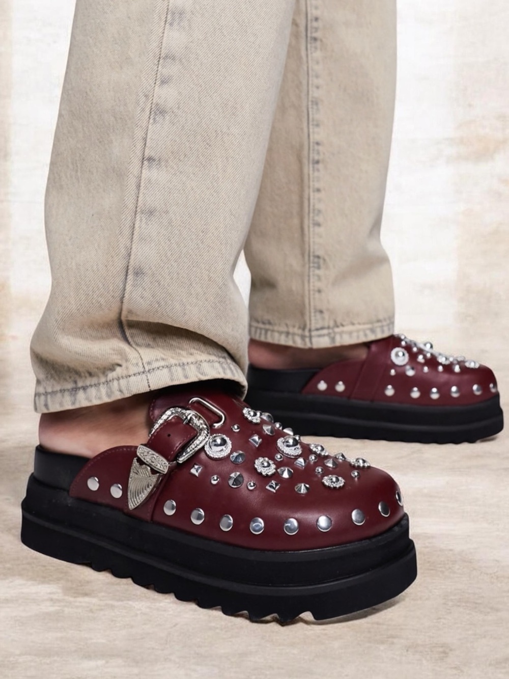Azalea Wang Swiftly Burgundy Studded Platform Clog Mules Sz 6.5 Casual NWOB